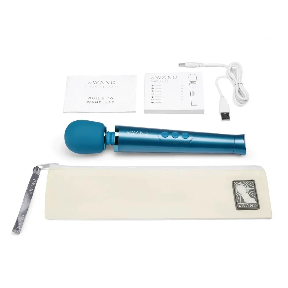 Le Wand Le Wand Petite Rechargeable Massager Blue - Image 4